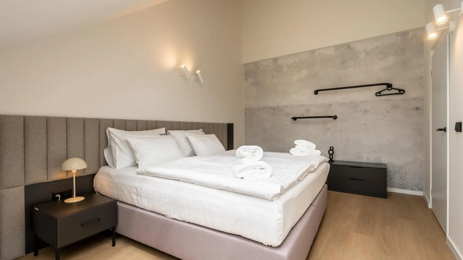 Aparthotel Honest Karlin Praga 0*,